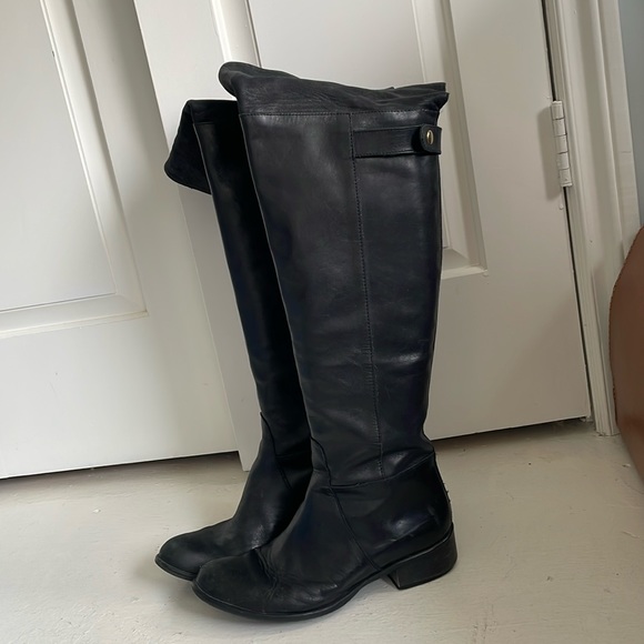Selling well loved over the knee flat leather boots, Italian made - Picture 1 of 12